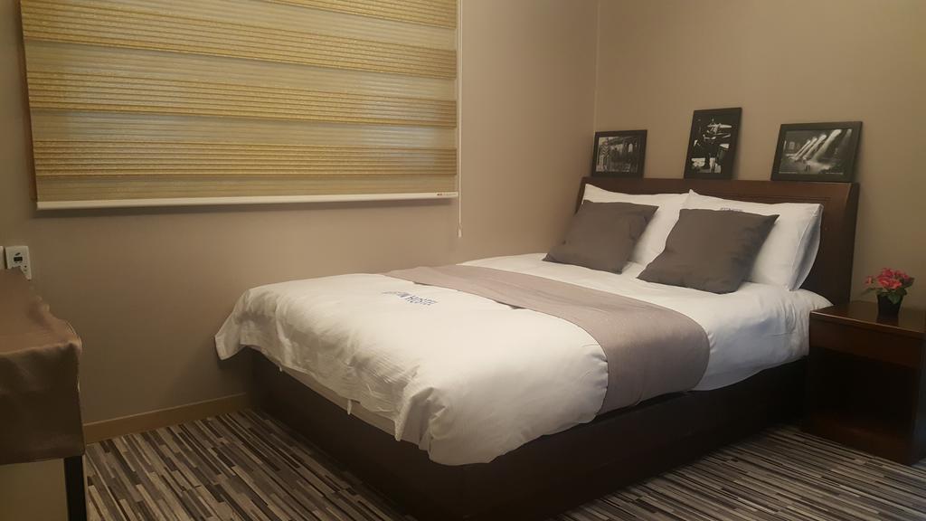 Myeongdong Time Hostel Seoul Exteriör bild