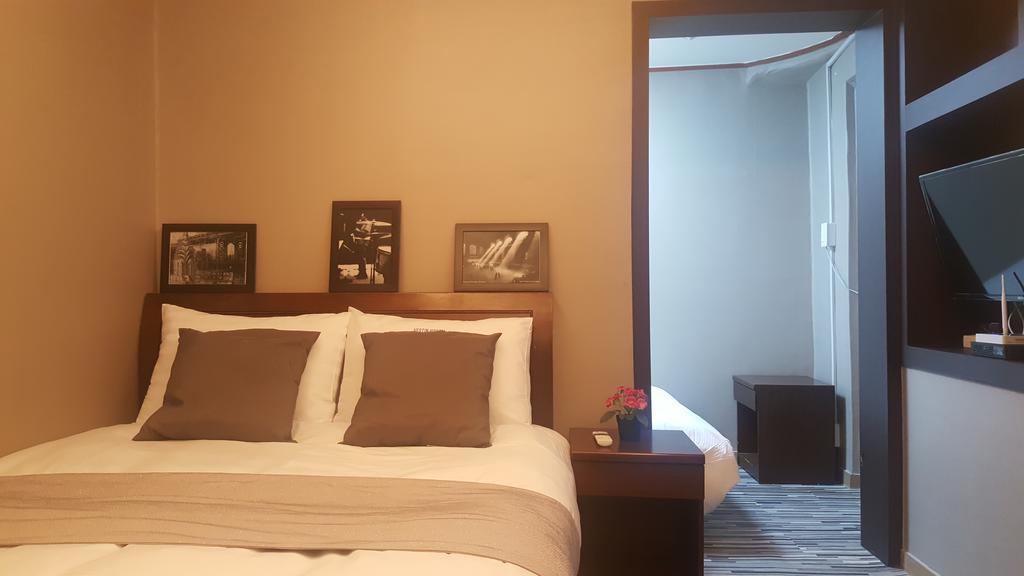 Myeongdong Time Hostel Seoul Exteriör bild