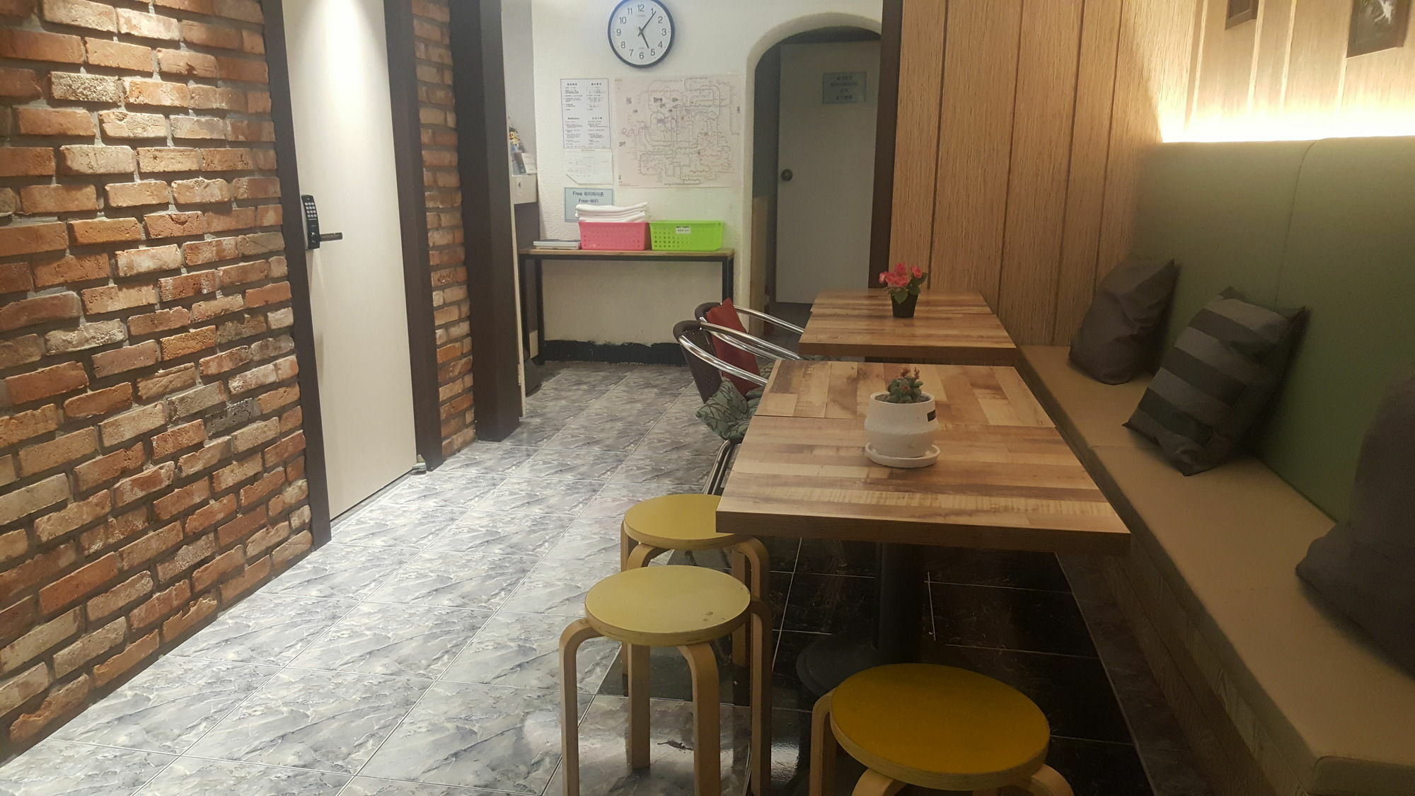 Myeongdong Time Hostel Seoul Exteriör bild
